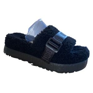 Fluffita womens ugg slippers size 9